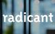 Der Schriftzug der Neo-Bank Radicant auf einer spiegelnden Fläche