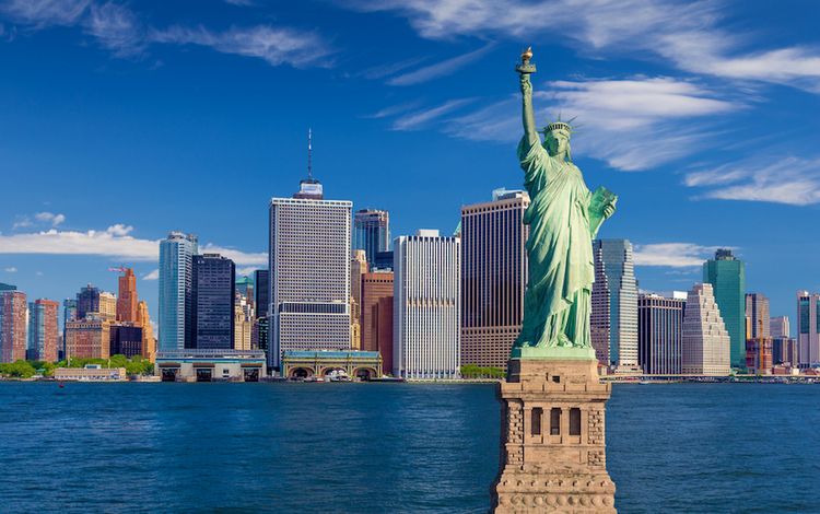 Skyline von Manhattan mit Freiheitsstatue