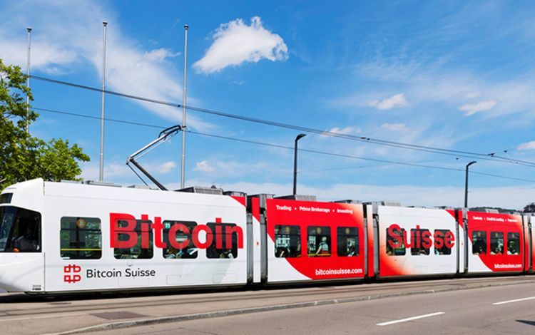 Ein Tram in Zürich von Bitcoin Suisse