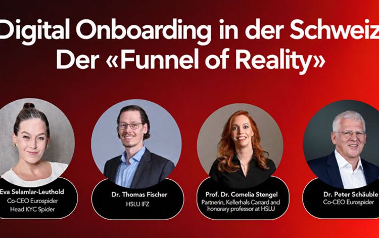 Vier Teilnehmer eine Panel-Diskussion zum Thema Digital Onboarding in der Schweiz