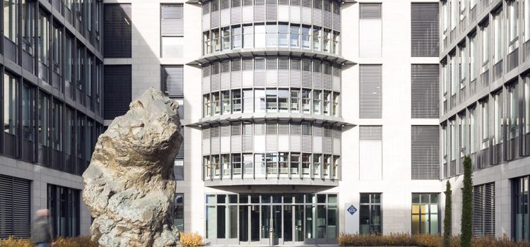 Hauptgebäude der LTG Financial Services