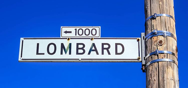 Strassenschild mit der Aufschrift Lombard