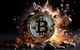 Bitcoin als Münze vor einem explodierenden Hintergrund