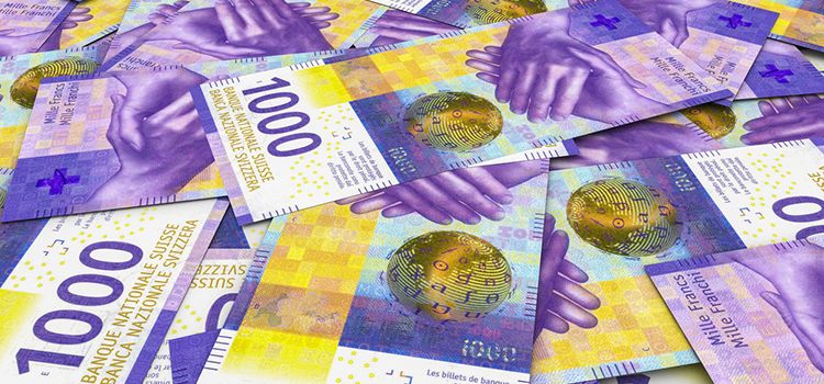 Tausend-Franken-Banknoten bildfüllend ausgelegt