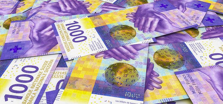 Tausend-Franken-Banknoten bildfüllend ausgelegt