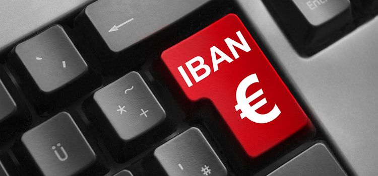 PC-Tastatur mit einer roten Taste: IBAN Euro