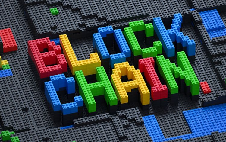 Die Blockchain dargestellt als Symbol mit Lego-Steinen