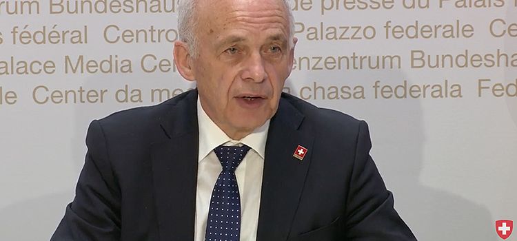 Bundesrat Ueli Maurer an der Medienkonferenz des Bundesrates vom 25 März 2020