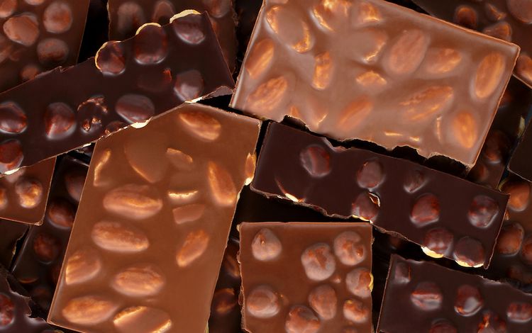 Schokolade in gebrochenen Stücken