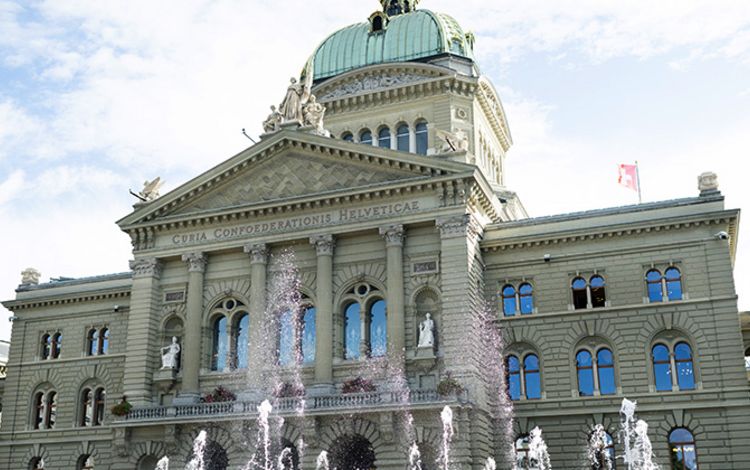Vorderansicht des Bundeshauses in Bern
