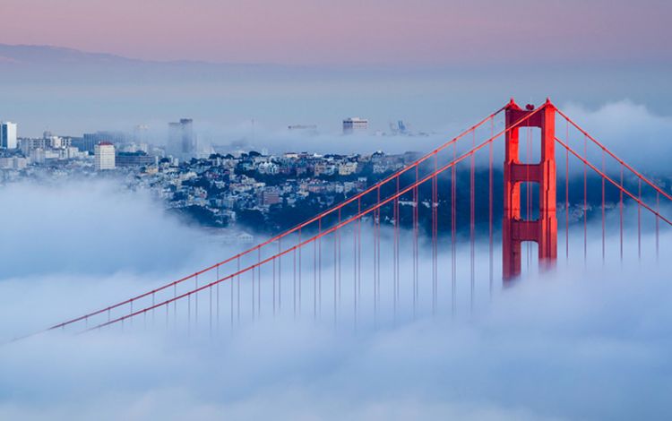 Golden Gate Bridge in San Francisco im Neben