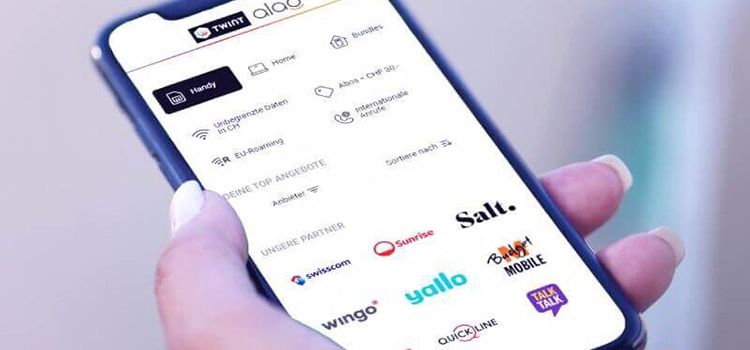 Smartphone in einer Hand mit der neuen Twint-Funktion für Handy-Abos