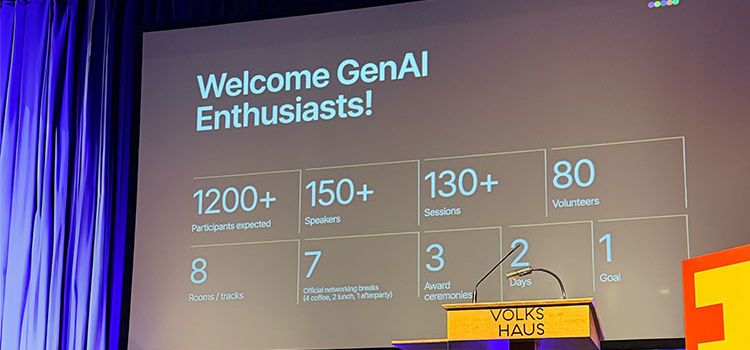 Bühne mit Leinwand am GenAI Zurich