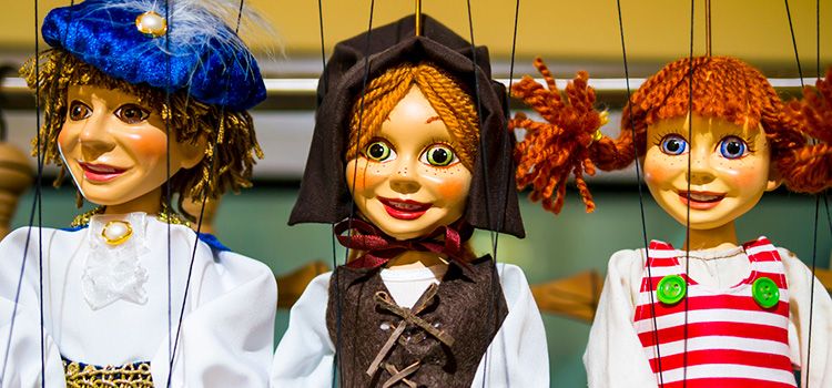 Drei Marionetten-Puppen