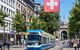 Bahnhofstrasse Zürich mit Tram im Vordergrund