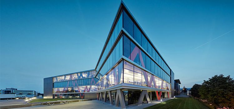 Das Gebäude vom Hauptsitz der Bank Swissquote
