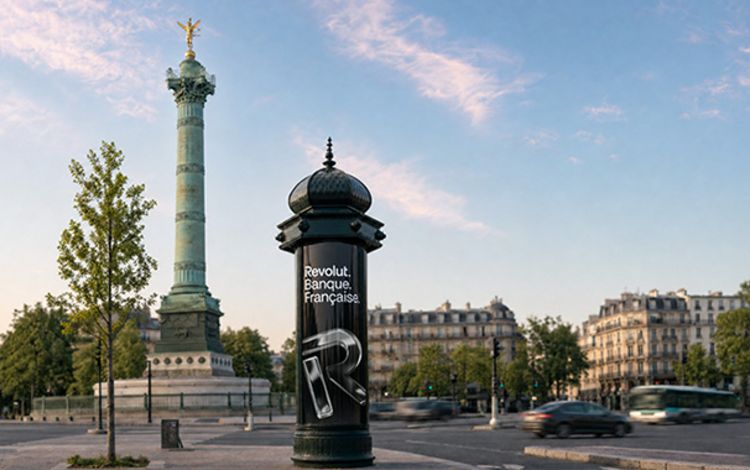 Das Bild zeigt die Challenger-Bank Revolut in Paris