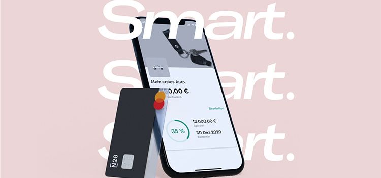 Smartphone und Debitkarte des Smart-Kontos von N26