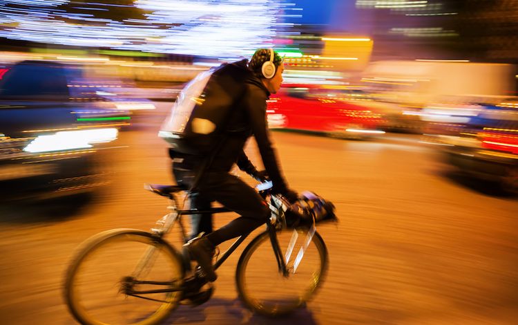 Fahrradkurier unterwegs