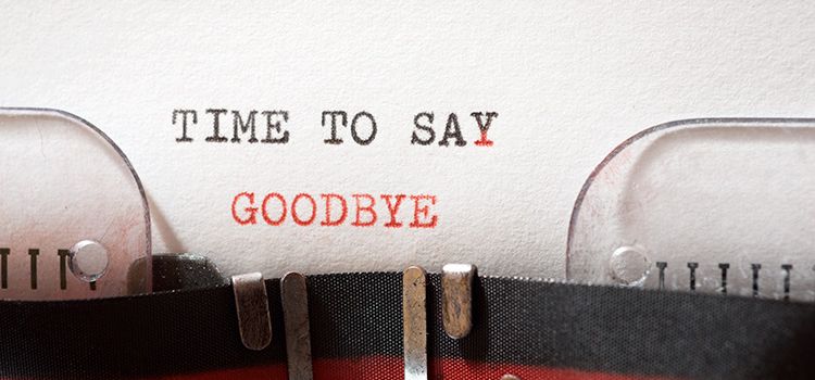 Alte Schreibmaschine mit getippter Zeile: Time to say Goodbye