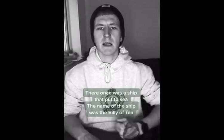 Nathan Evans auf Tiktok singt ein Sea Shanty