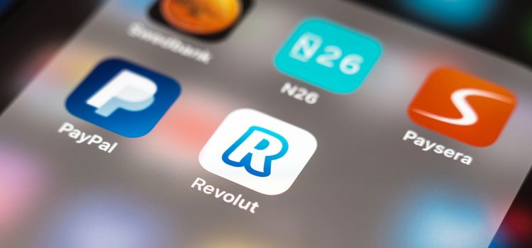 Revolut-Icon auf Smartphone-Bildschirm