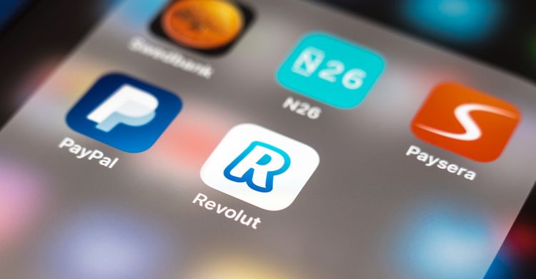 Revolut-Icon auf Smartphone-Bildschirm