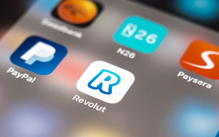 Revolut-Icon auf Smartphone-Bildschirm