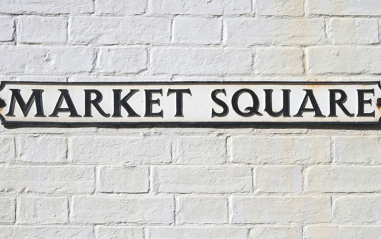 Schild mit Aufdruck Market Square