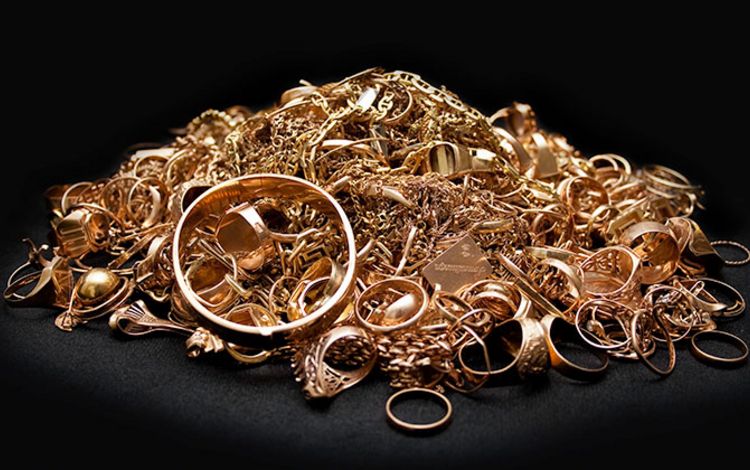 Altgold, eine Sammlung von alten und nicht mehr getragenen Goldschmuckstücken
