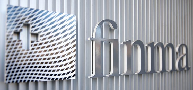 Beschriftung des Gebäudes der FINMA in Bern