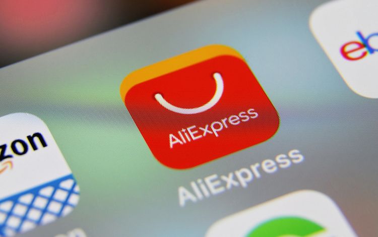 Smartphone mit Icon von AliExpress