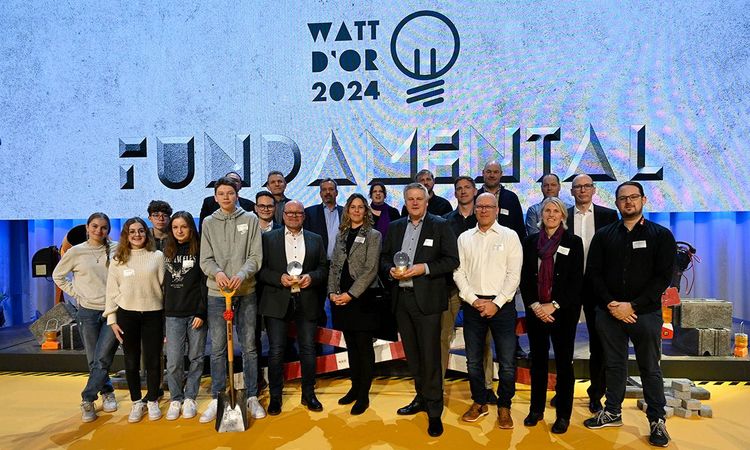 Das Team der Sek Mättmi bei der Verleihung des Watt d'Or