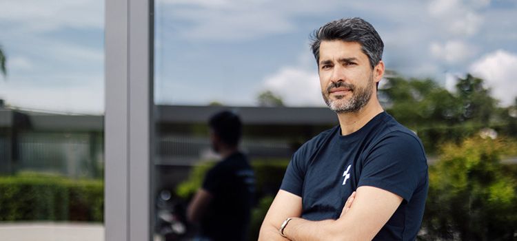 Julien Barbotin-Larrieu, CEO der Neo-Bank Helvo