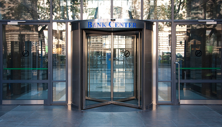 Eingangsportal einer grossen Bank
