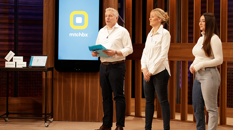 Das Gründerteam des Startups Mtchbx in der "Höhle der Löwen" Schweiz