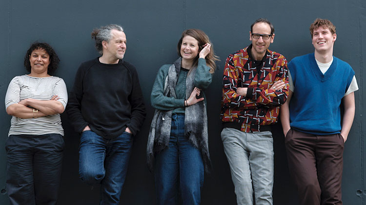 Das Team des Startups Ting: Ondine Riesen, Ralph Moser, Sasa Löpfe, Silvan Groher, Juri Seger