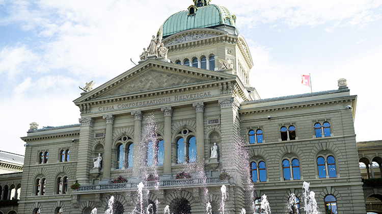 Vorderansicht des Bundeshauses in Bern
