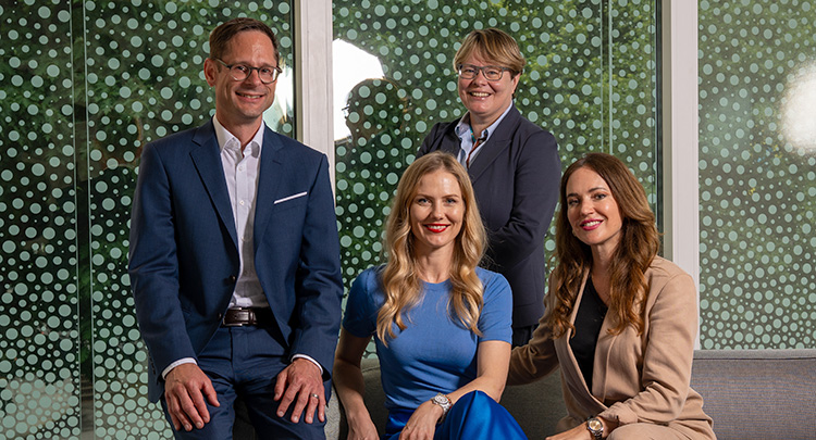Silvan Hilfiker (CEO Hypothekarbank Lenzburg), Nadine Jürgensen (Mitgründerin Ellexx), Marianne Wildi (VR-Präsidentin der Hypothekarbank Lenzburg), Patrizia Laeri (Mitgründerin Ellexx)