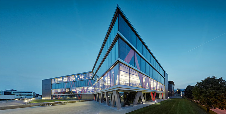 Das Gebäude vom Hauptsitz der Bank Swissquote