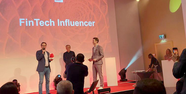 Marc Bernegger auf der Bühne der Swiss FinTech Awards