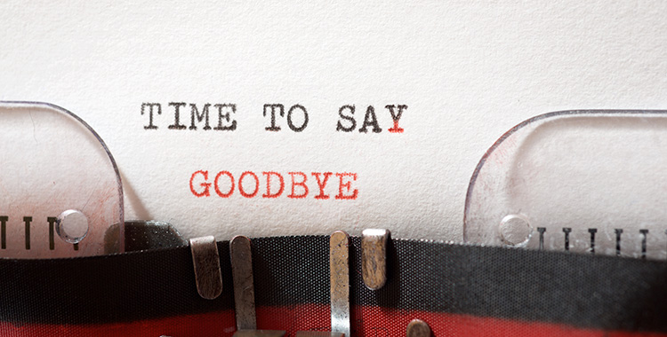 Alte Schreibmaschine mit getippter Zeile: Time to say Goodbye
