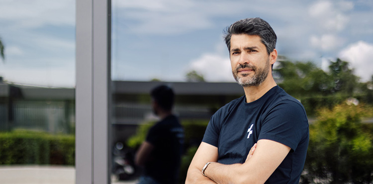 Julien Barbotin-Larrieu, CEO der Neo-Bank Helvo