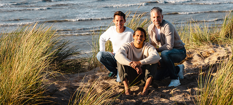 Die beiden Gründer Thomas Stehle und Cédric Escher zusammen mit Investor und Partner Yann Sommer 