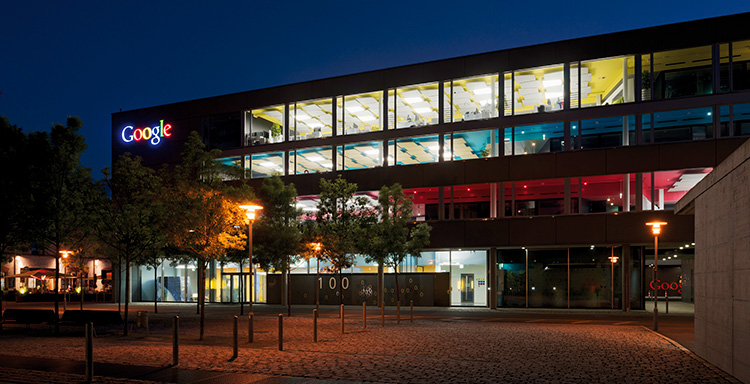 Google-Gebäude in Zürich bei Nacht