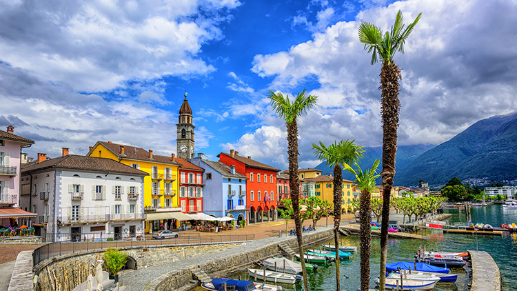 Tessin mit Stadtansicht von Ascona